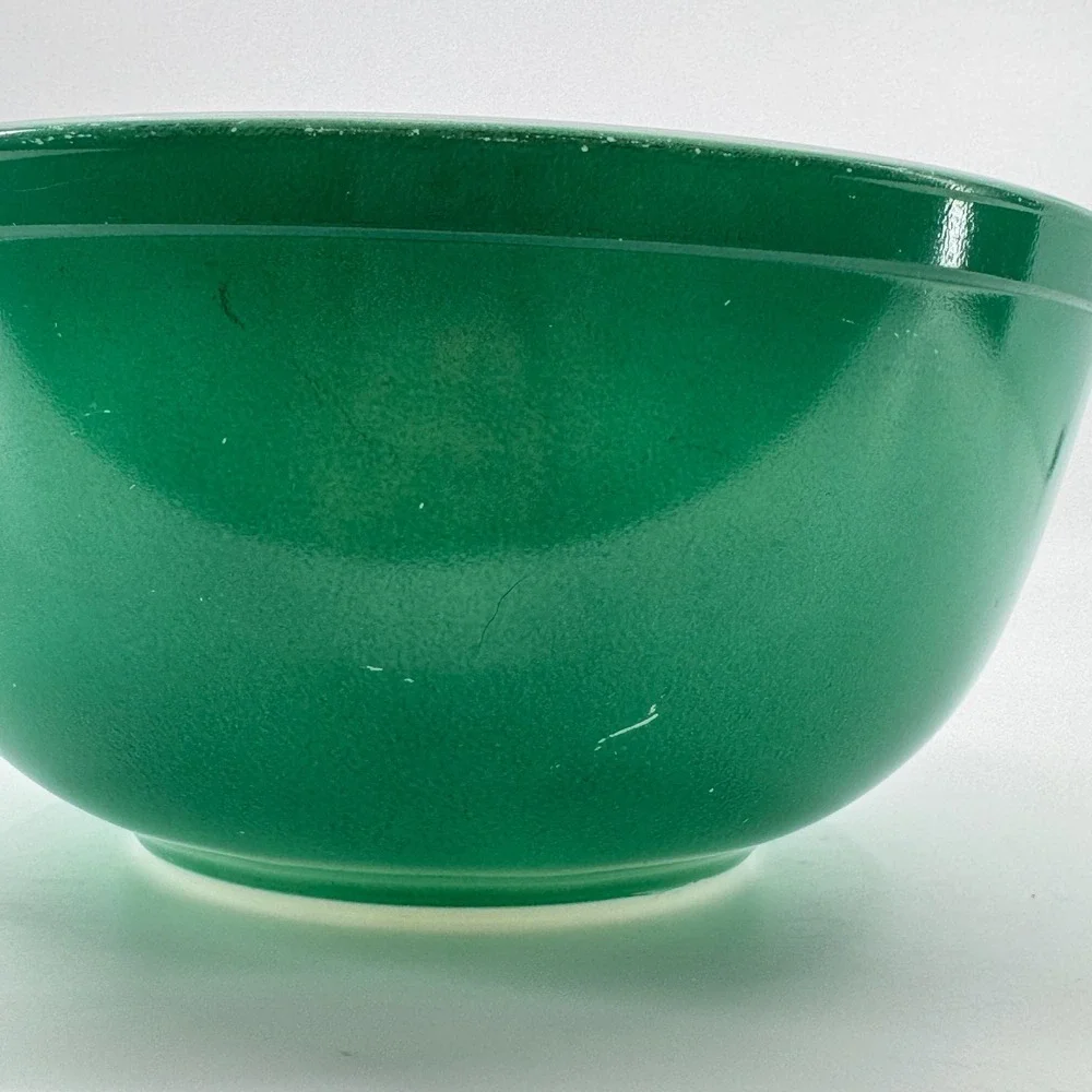 Pyrex Primary Colors Mixing Bowl 403 Green 2.5 Qt White Interior Vintage USA